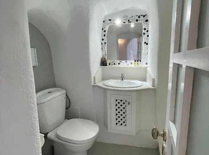 伊亚精选酒店 *